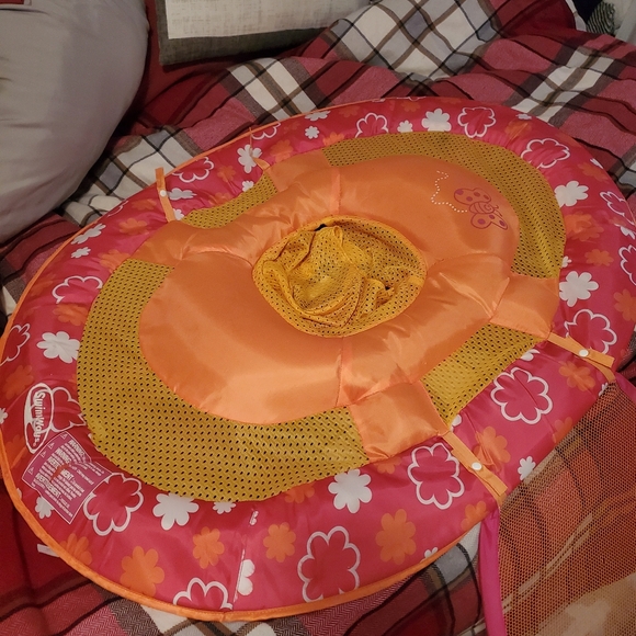 Baby float - Picture 4 of 4